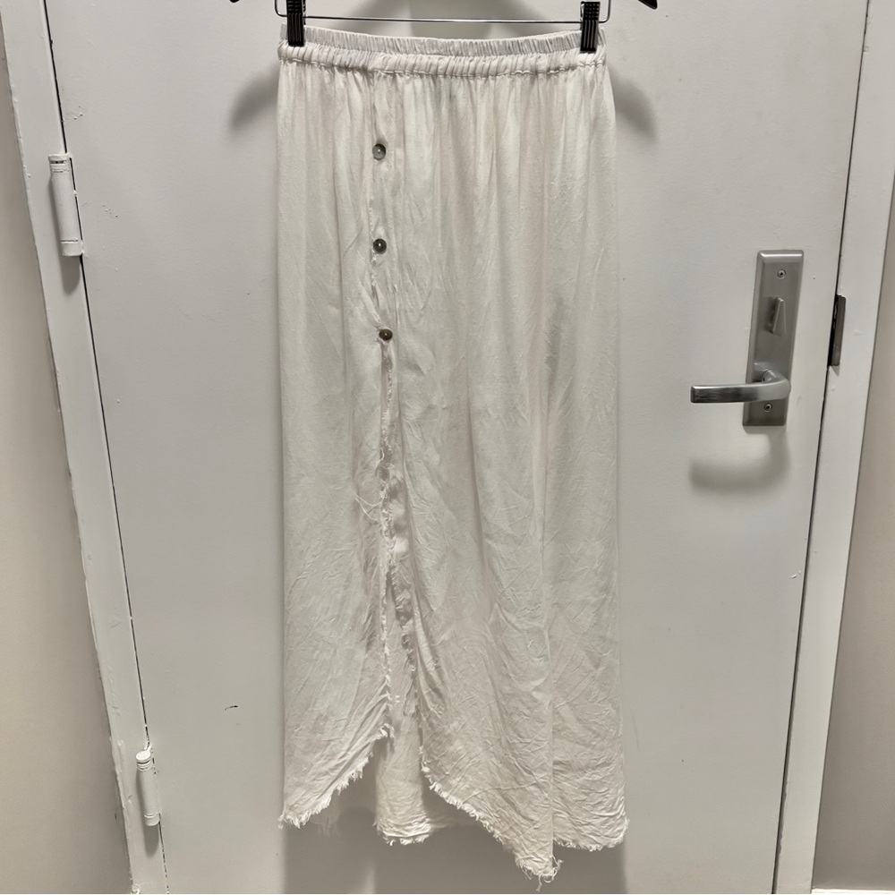 OMNIA Elegant White Maxi Button-Down Skirt